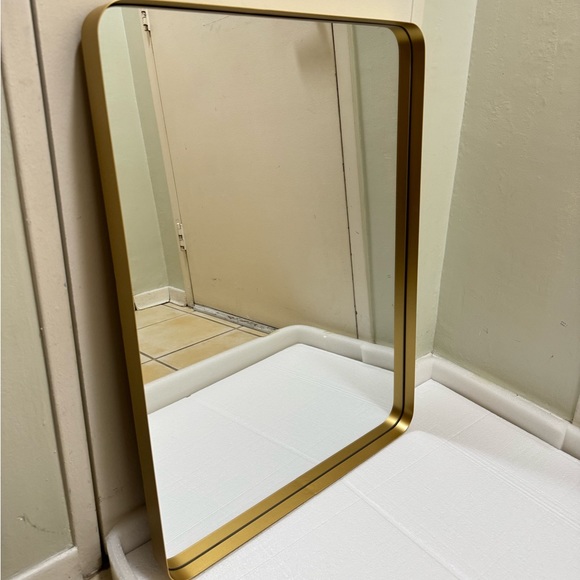 Golden mirror - Picture 3 of 5